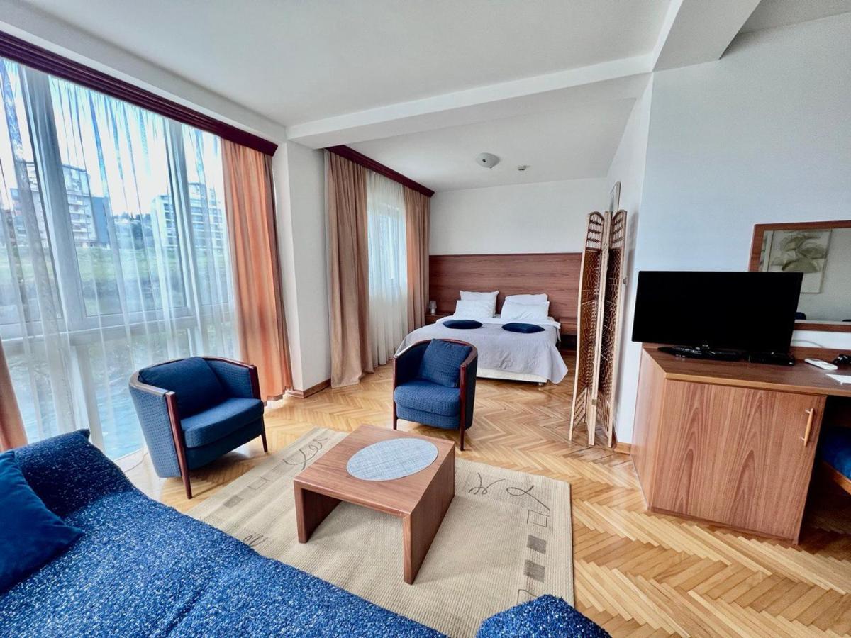 Hotel Ambasador Podgorica Exterior photo